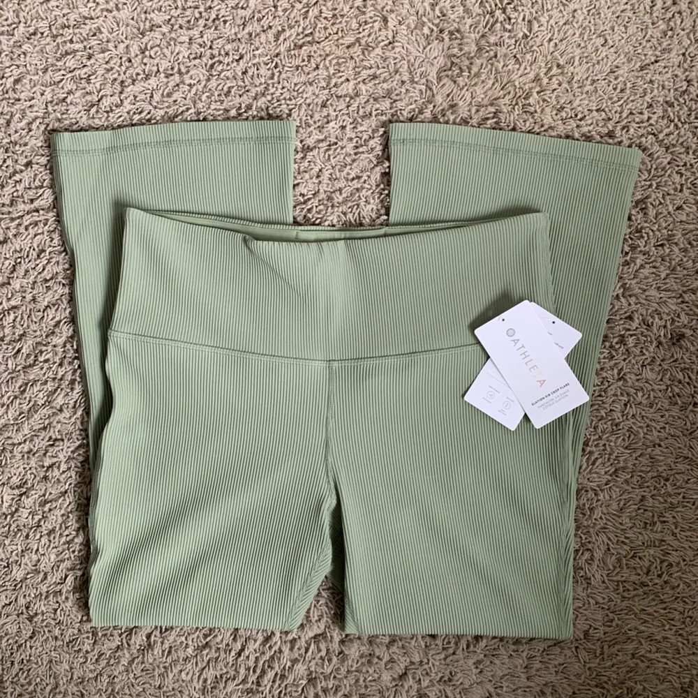 *NWT* Athleta Elation rib crop flare sage green pull on pants size XL